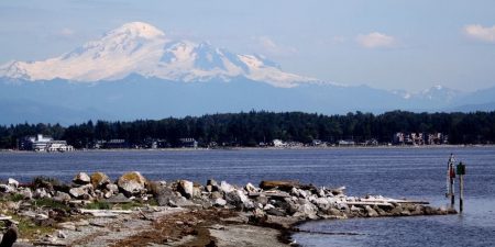 3 Story Beach House, 2 Night Getaway for 6 in Birch Bay – Avail December 2021 – July 2022 (some dates excluded)